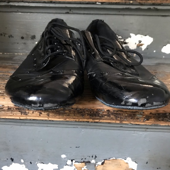 Black wingtip/spat style dance shoes - Picture 2 of 8